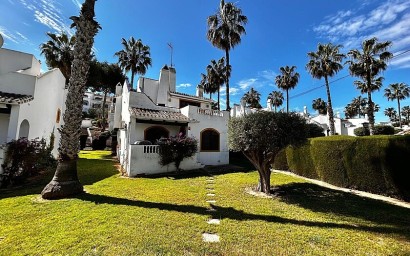 Resale - Villa - Orihuela Costa - Villamartín