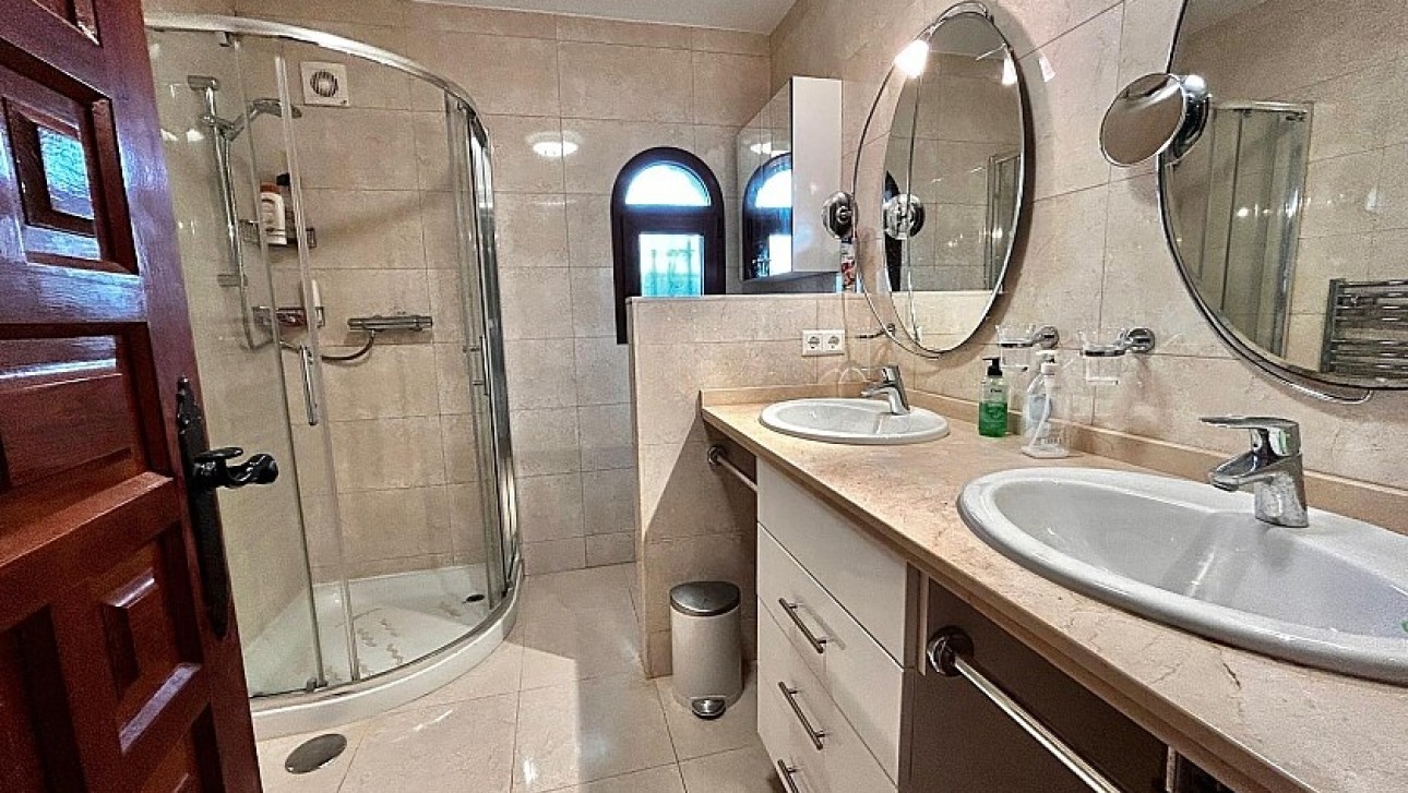 Resale - Villa - Orihuela Costa - Villamartín