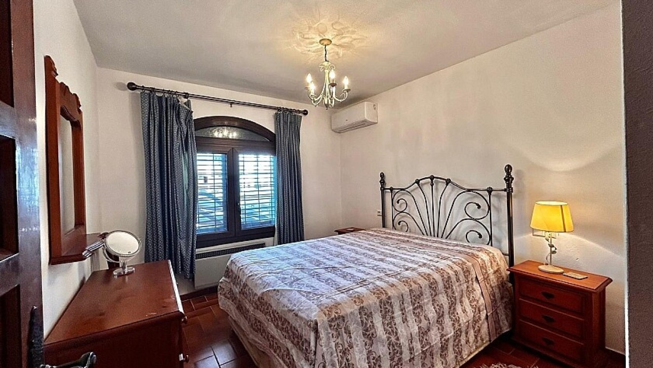 Resale - Villa - Orihuela Costa - Villamartín