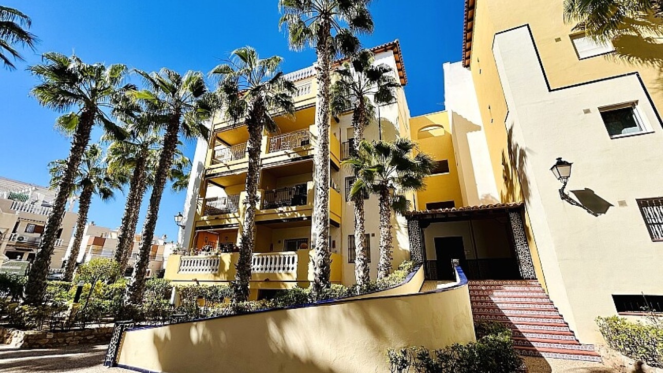 Resale - Apartment - Torrevieja - Playa de los Locos
