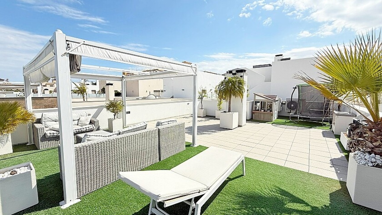 Resale - Luxury villa - Orihuela Costa - Villamartín
