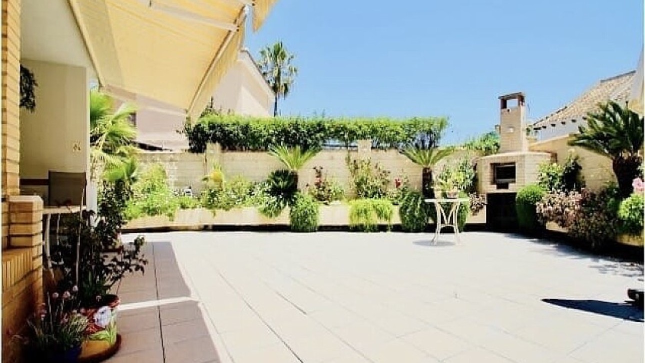 Resale - Semidetached villa - Orihuela Costa - La Zenia
