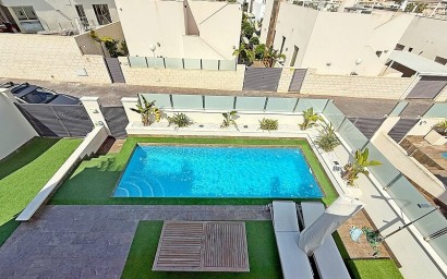 Resale - Luxury villa - Orihuela Costa - Villamartín