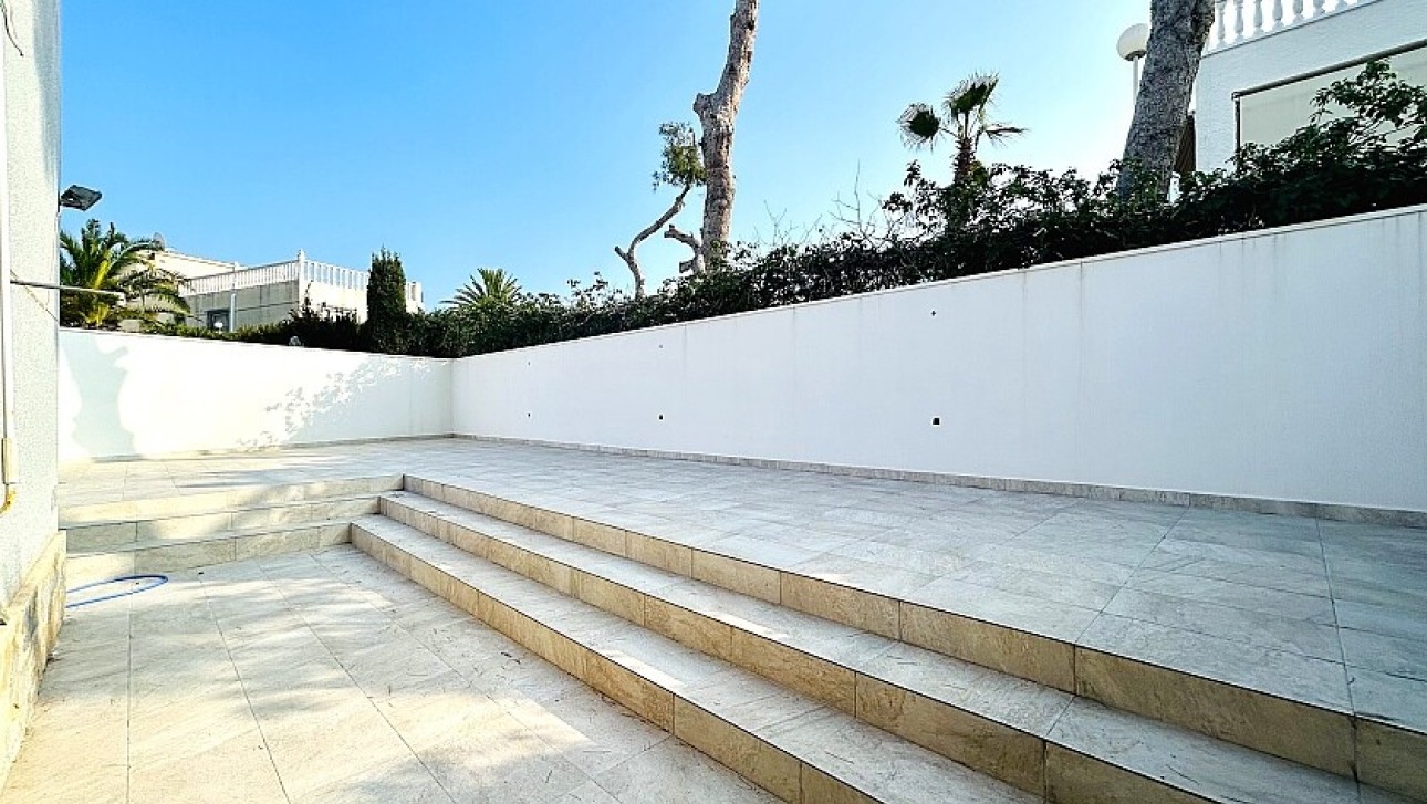Resale - Semidetached villa - Torrevieja - Los Balcones