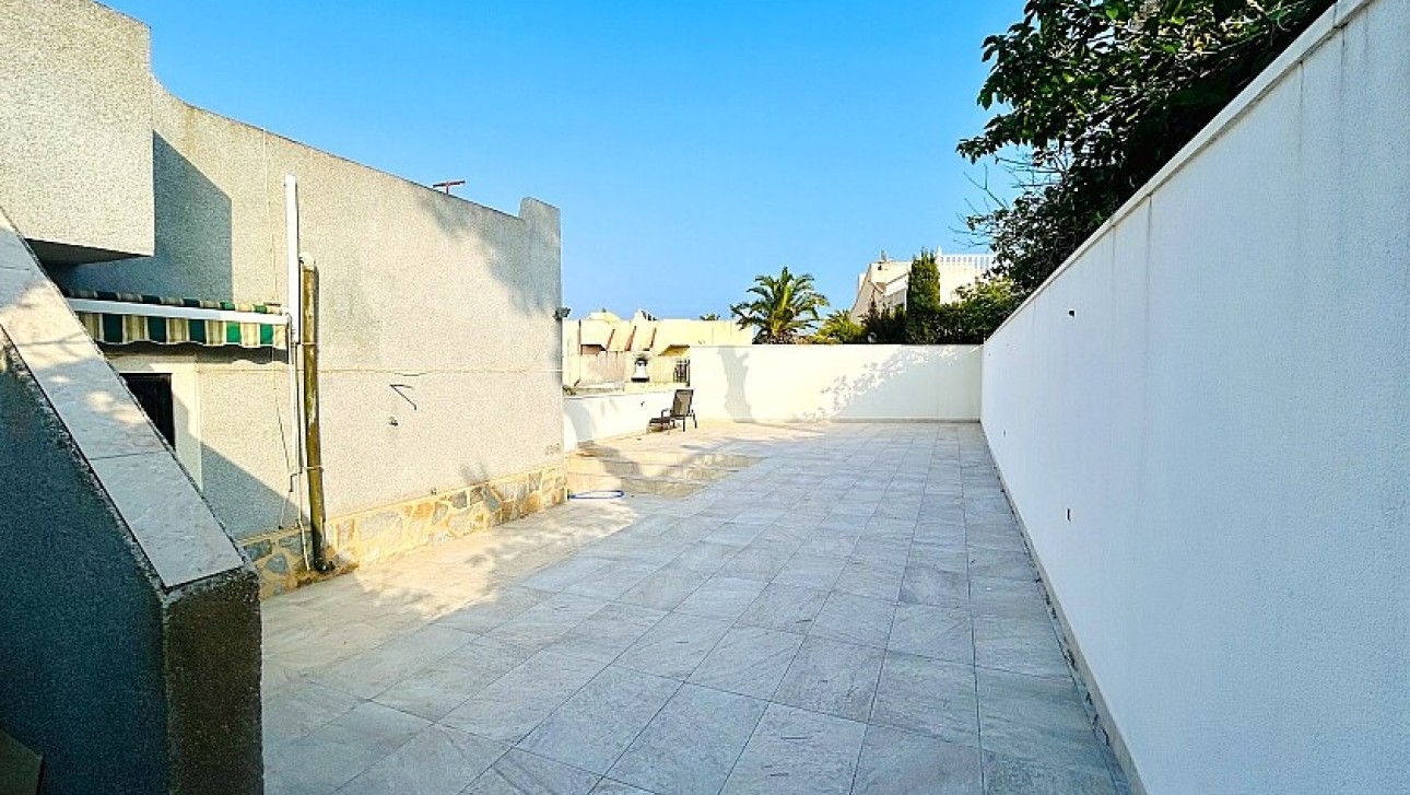 Resale - Semidetached villa - Torrevieja - Los Balcones