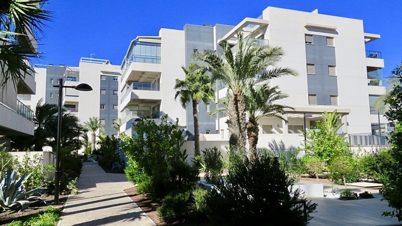 Resale - Apartment - Orihuela Costa - Villamartín