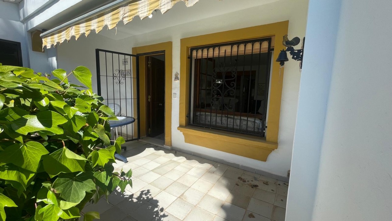 Resale - Apartment - Orihuela Costa - Villamartín