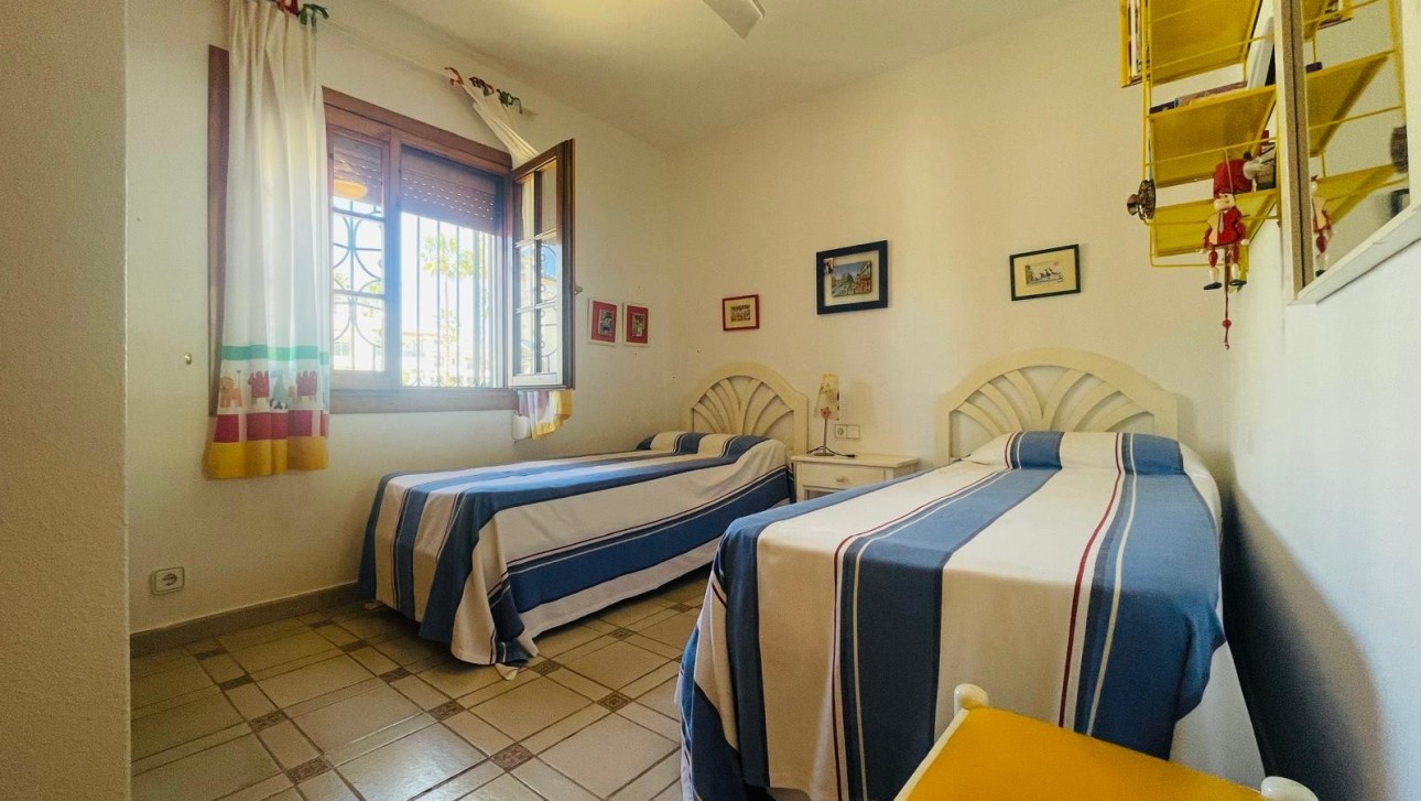 Resale - Apartment - Orihuela Costa - Villamartín