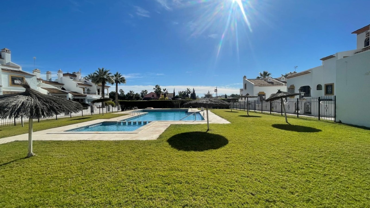 Resale - Apartment - Orihuela Costa - Villamartín
