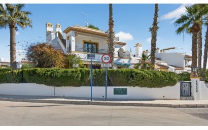 Resale - Apartment - Orihuela Costa - Villamartín