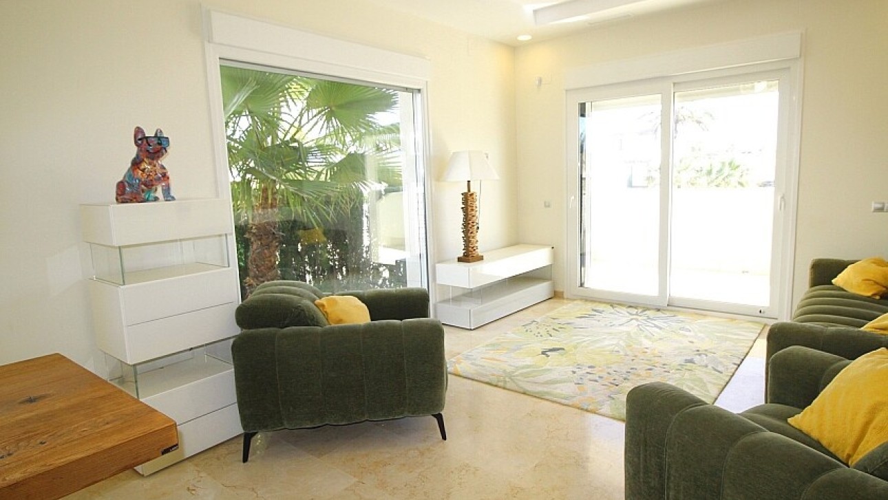 Resale - Villa - Orihuela Costa - La Zenia