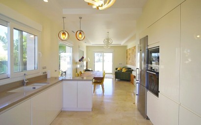 Resale - Villa - Orihuela Costa - La Zenia
