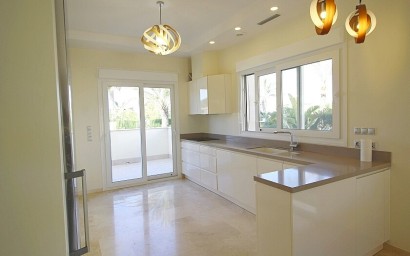 Resale - Villa - Orihuela Costa - La Zenia