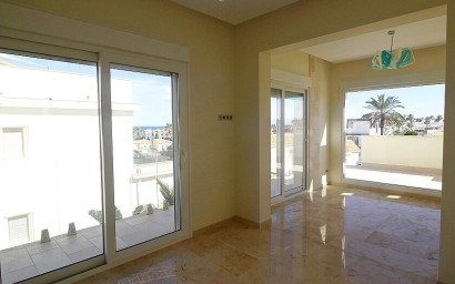 Resale - Villa - Orihuela Costa - La Zenia