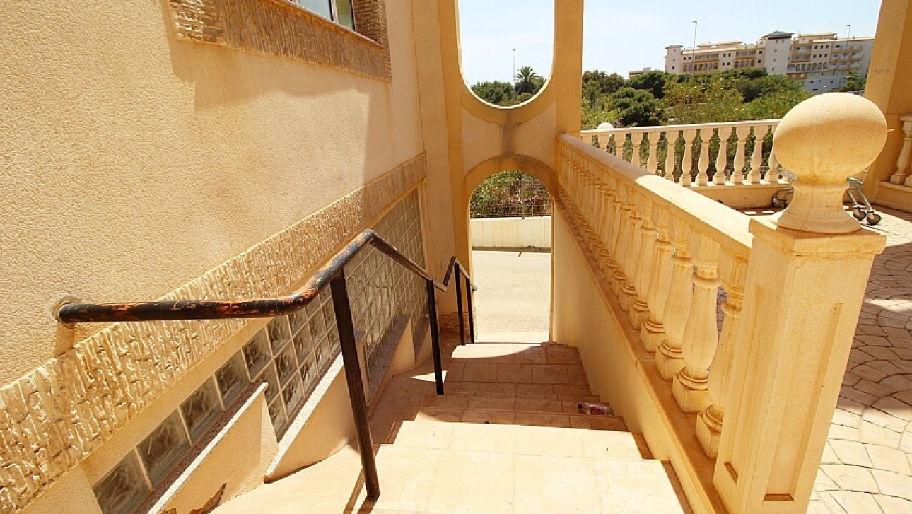 Resale - Commercial - Orihuela Costa - La Zenia