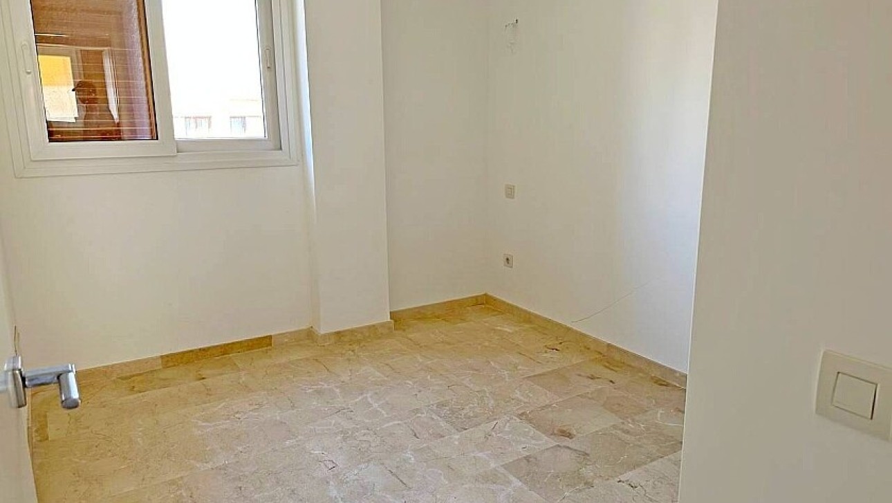 Odsprzedaż - Apartment - Punta Prima