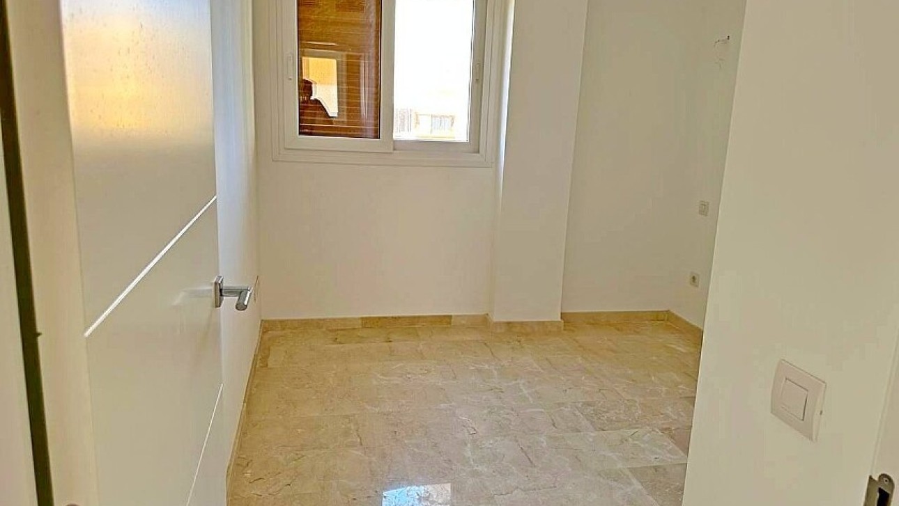 Odsprzedaż - Apartment - Punta Prima