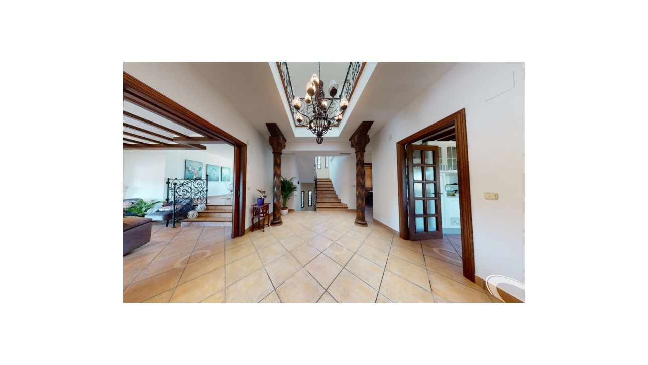 Herverkoop - Villa - Elche