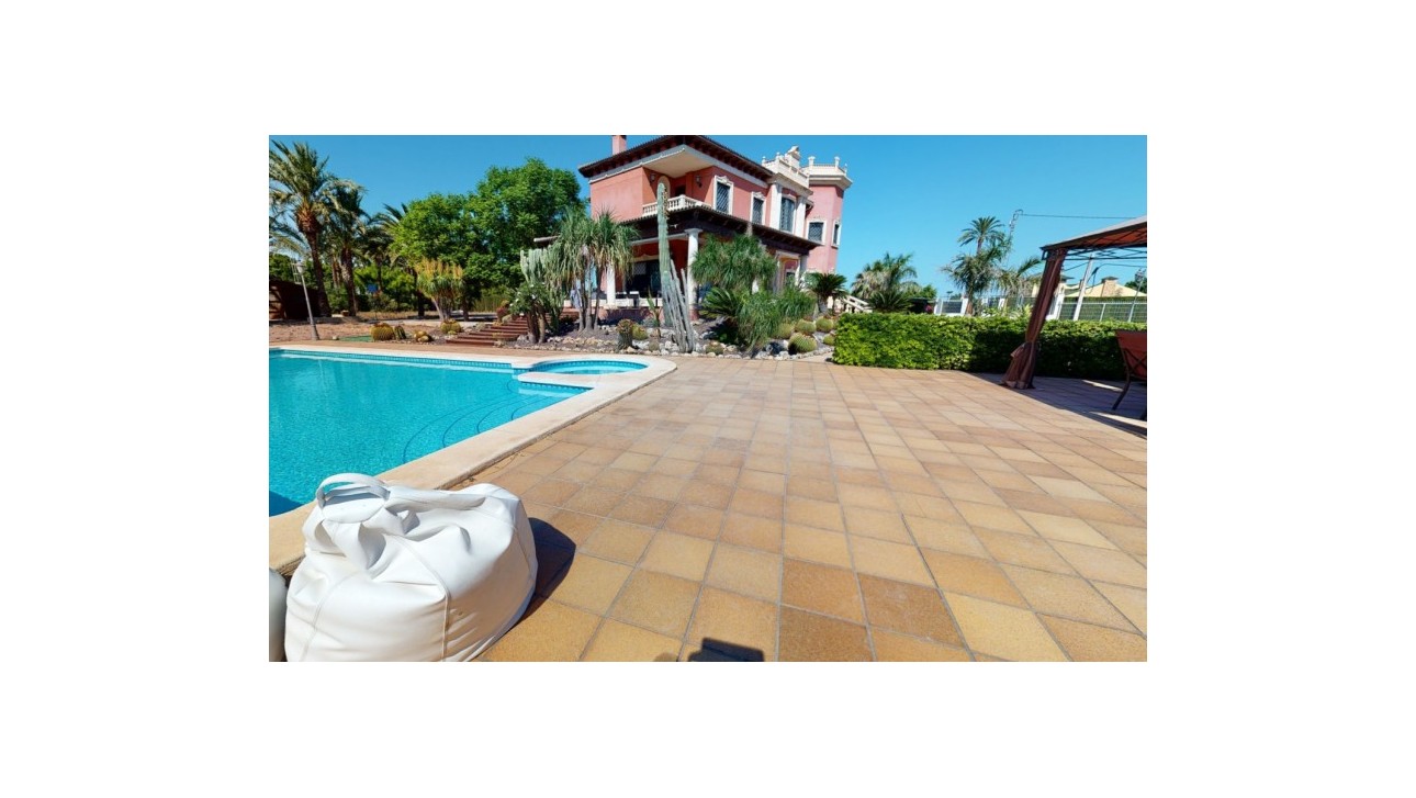 Herverkoop - Villa - Elche