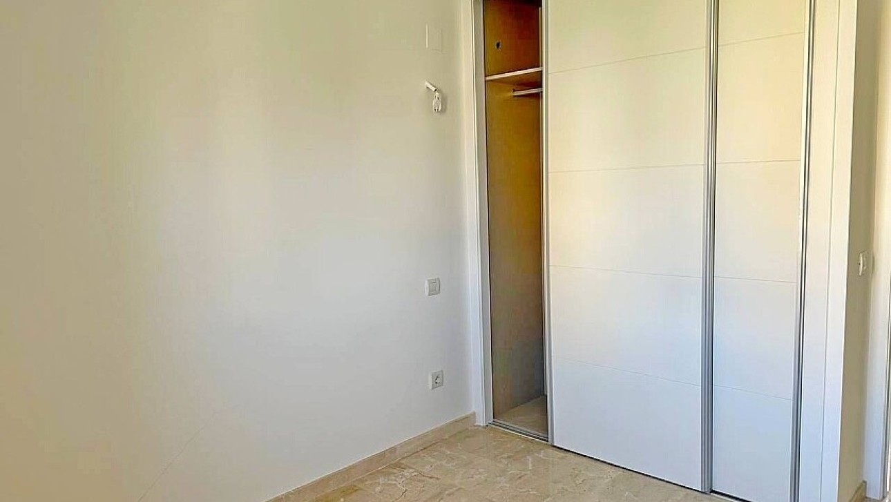 Odsprzedaż - Apartment - Punta Prima