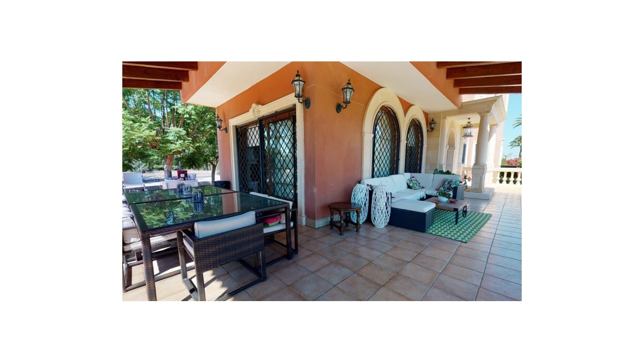 Herverkoop - Villa - Elche