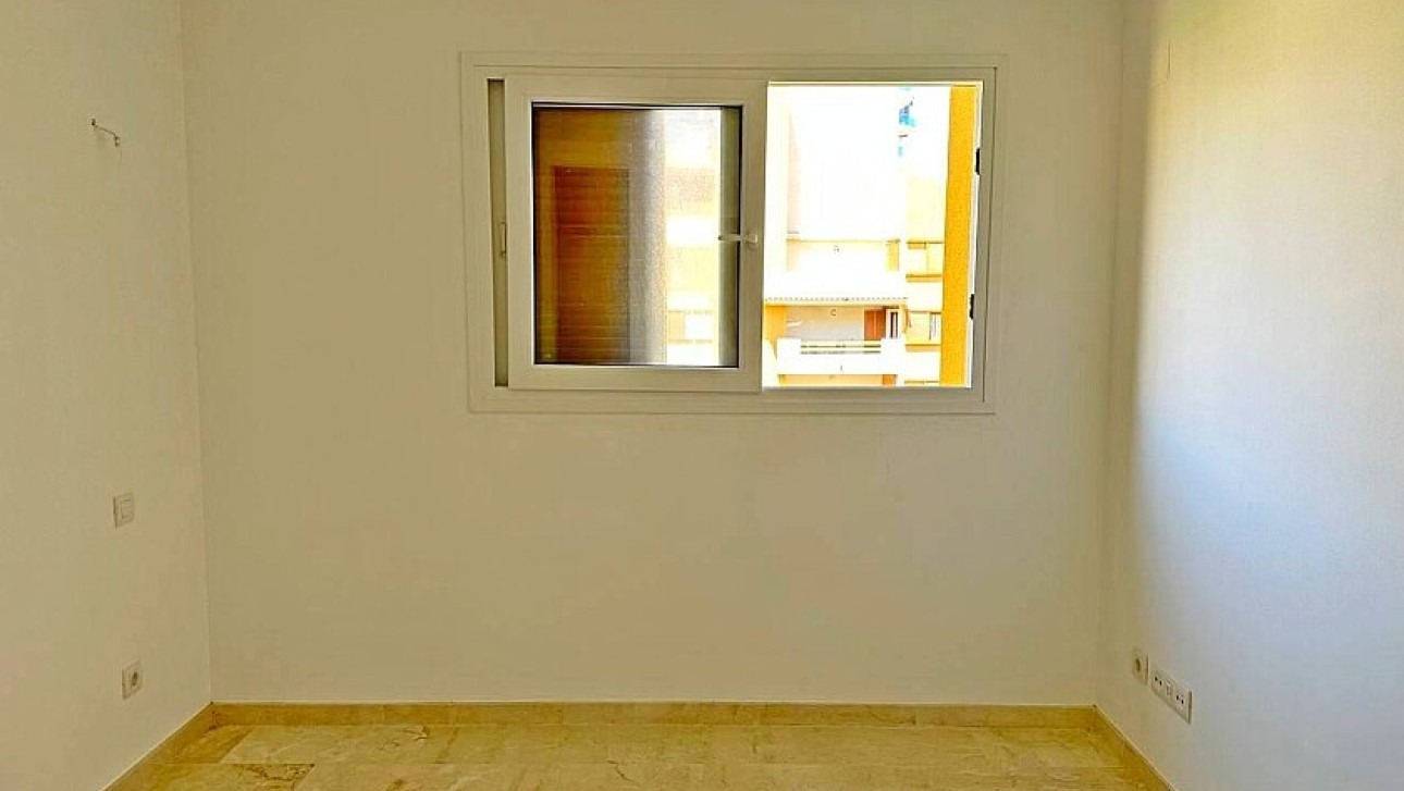 Odsprzedaż - Apartment - Punta Prima