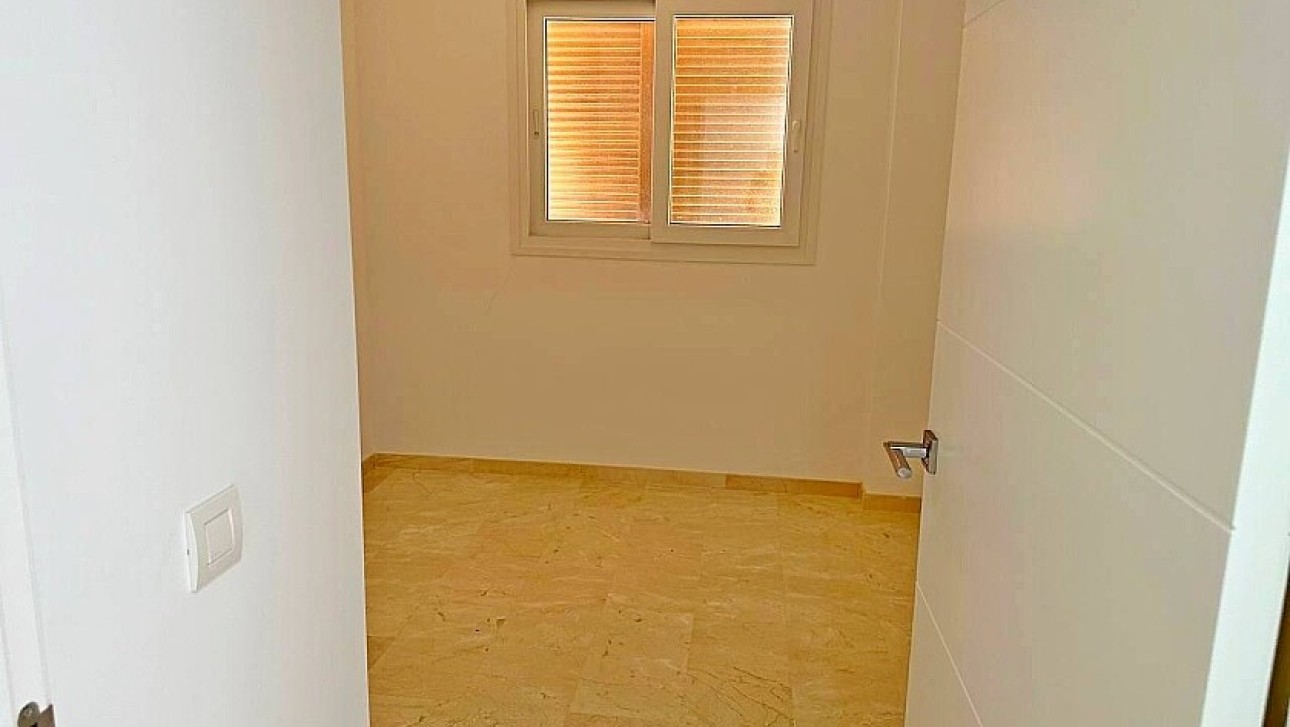 Odsprzedaż - Apartment - Punta Prima