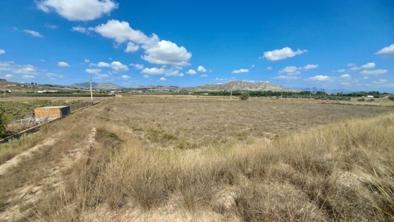 Перепродажа - Участок / Земельный участок - Hondón de las Nieves