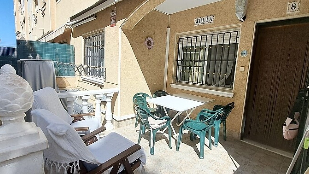 Resale - Ground floor apartment - Torrevieja - La Mata