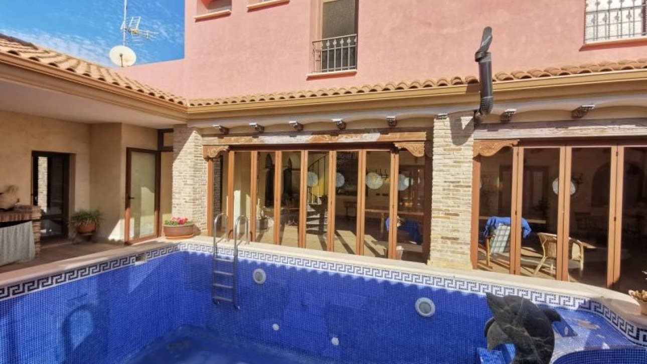 Перепродажа - Villa - Orihuela Costa - Orihuela
