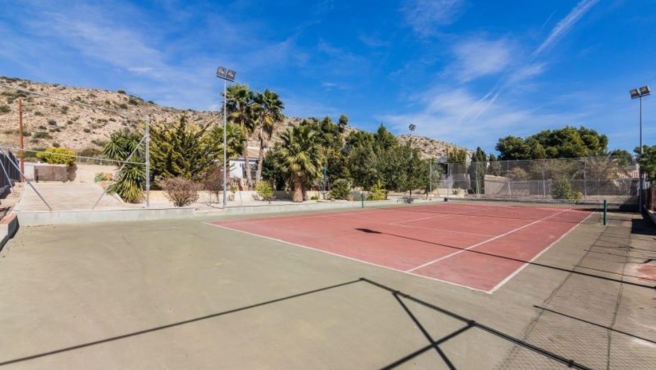 Herverkoop - Villa - Elche