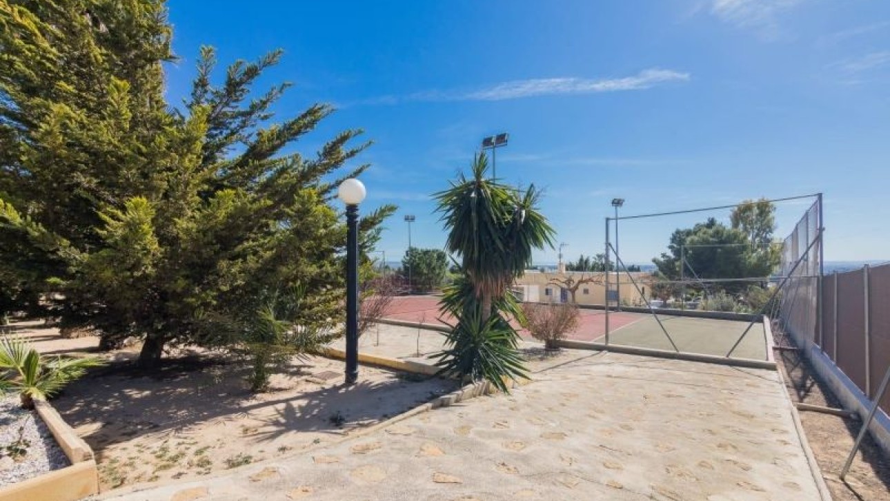 Herverkoop - Villa - Elche