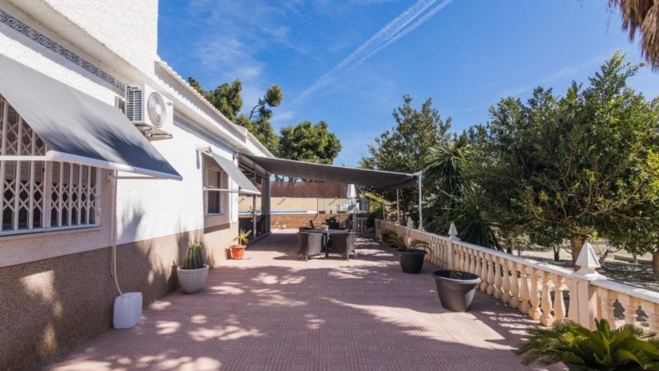 Herverkoop - Villa - Elche