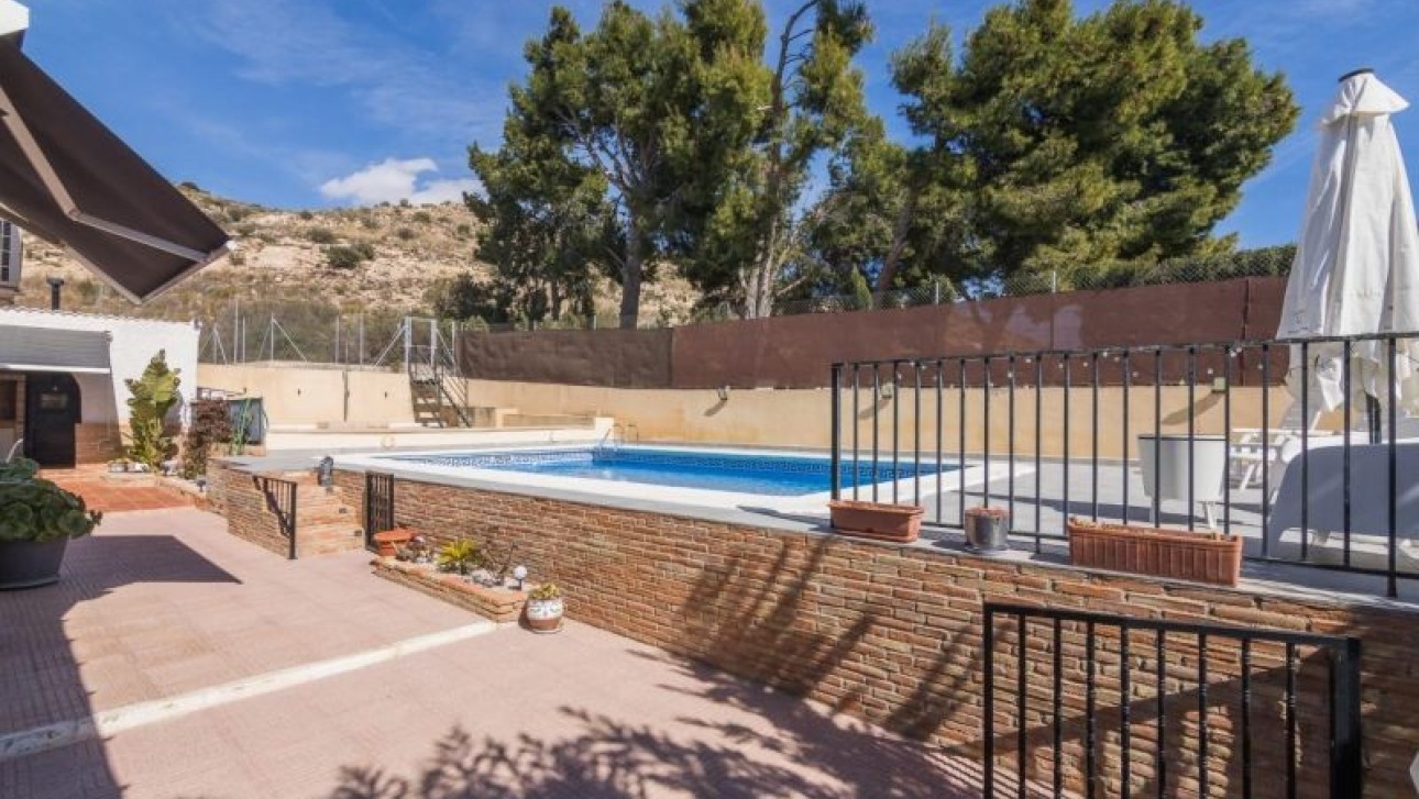 Herverkoop - Villa - Elche