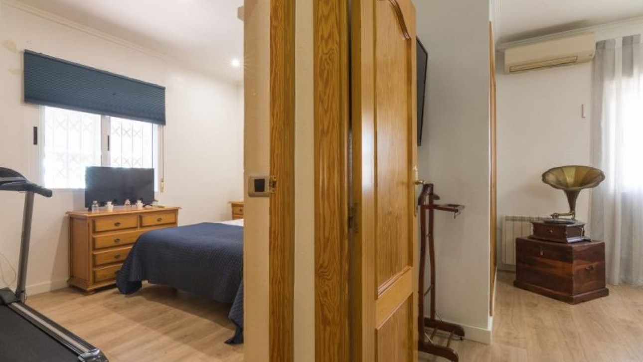 Herverkoop - Villa - Elche