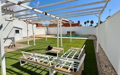 Resale - Villa - Torrevieja