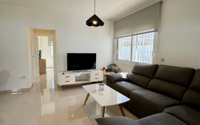 Resale - Villa - Torrevieja