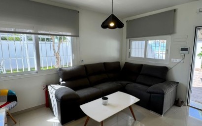 Resale - Villa - Torrevieja