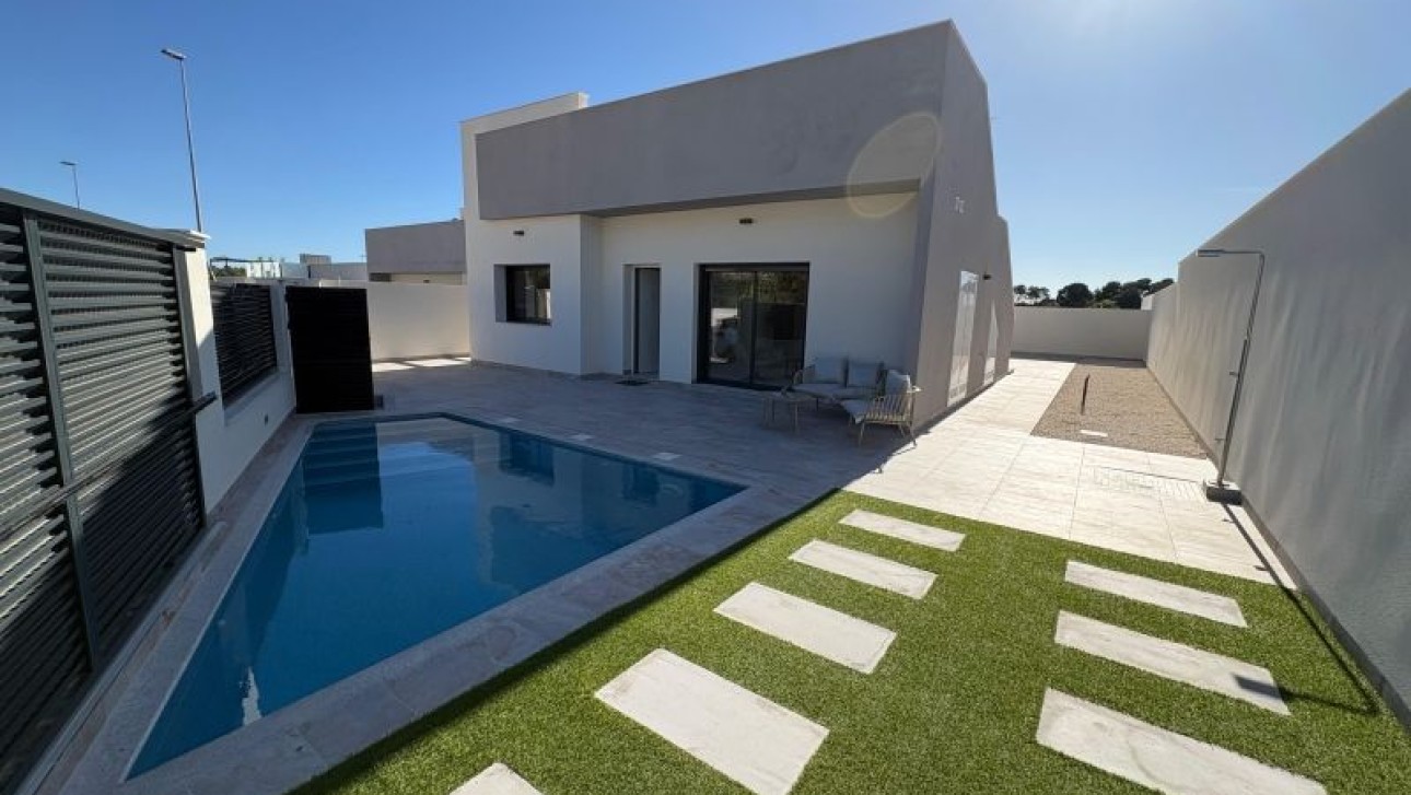 Resale - Villa - Pinar de Campoverde