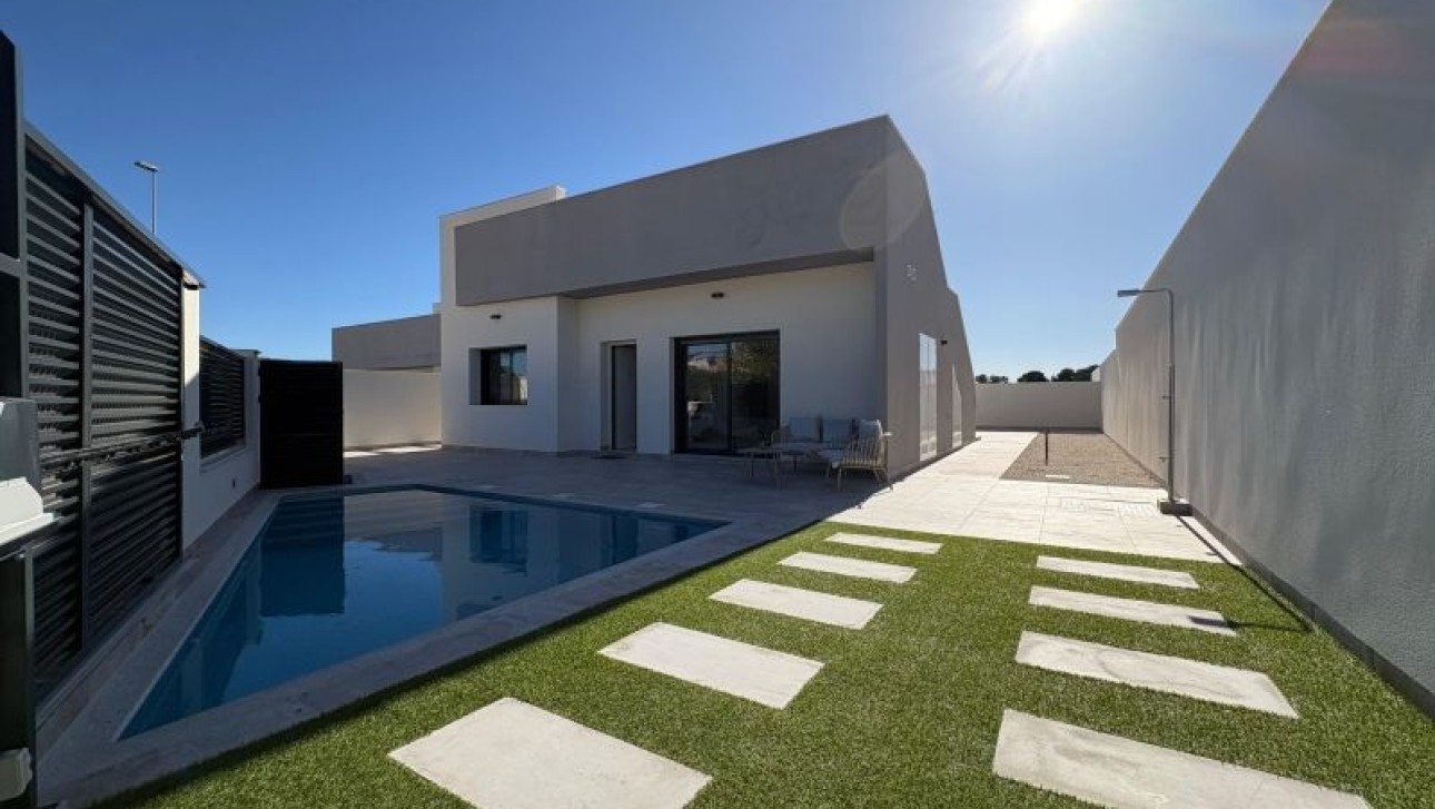 Resale - Villa - Pinar de Campoverde