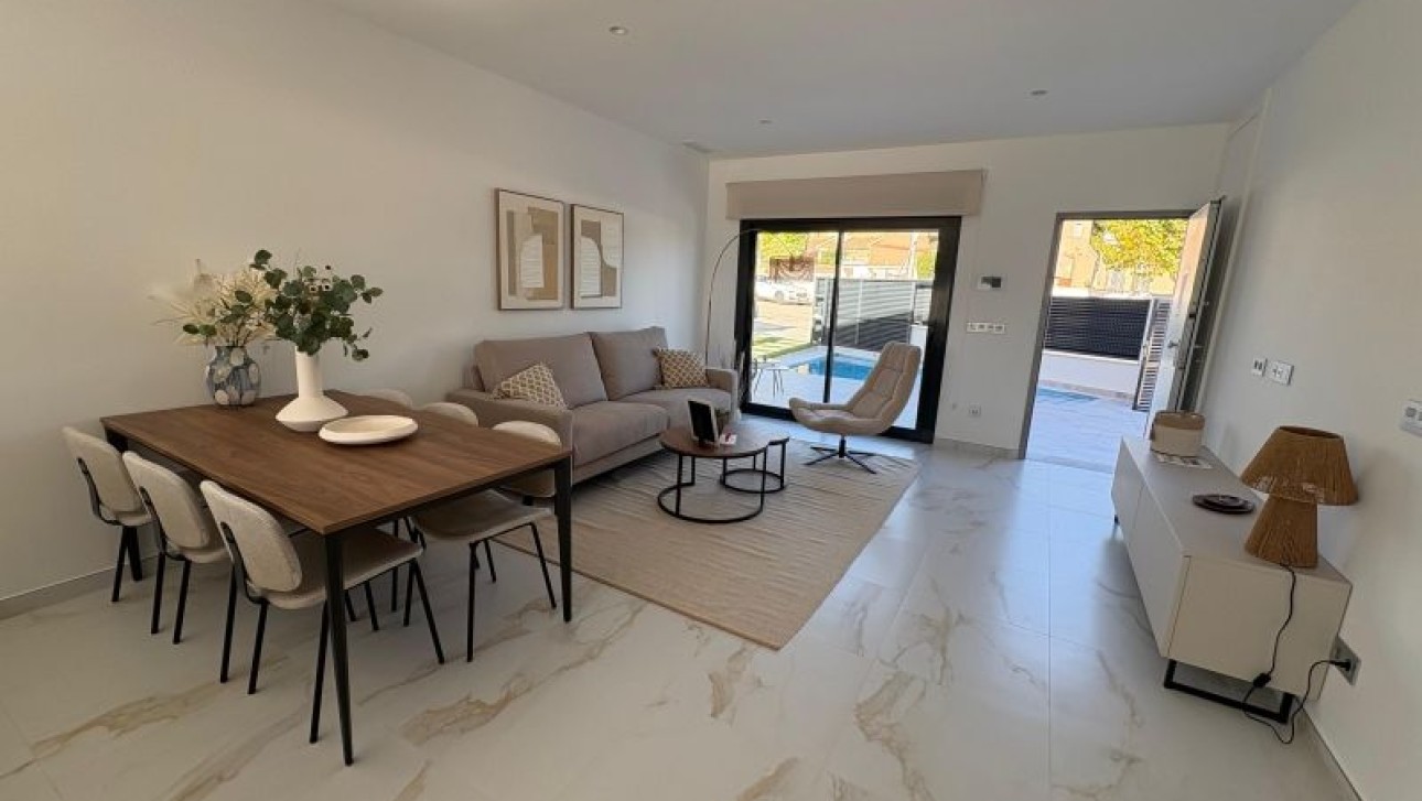 Resale - Villa - Pinar de Campoverde