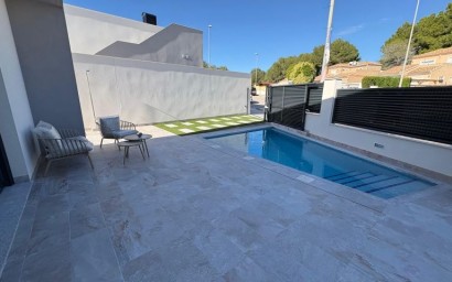 Resale - Villa - Pinar de Campoverde