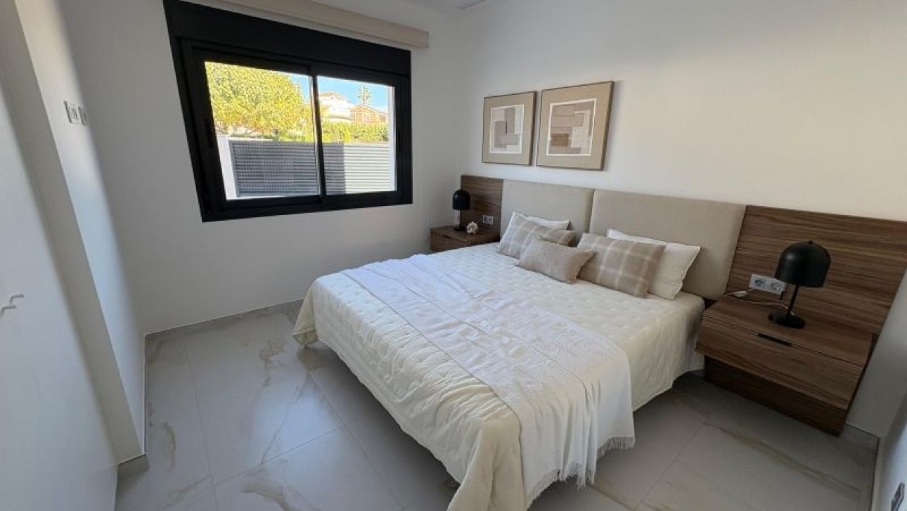 Resale - Villa - Pinar de Campoverde