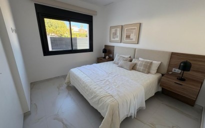 Resale - Villa - Pinar de Campoverde