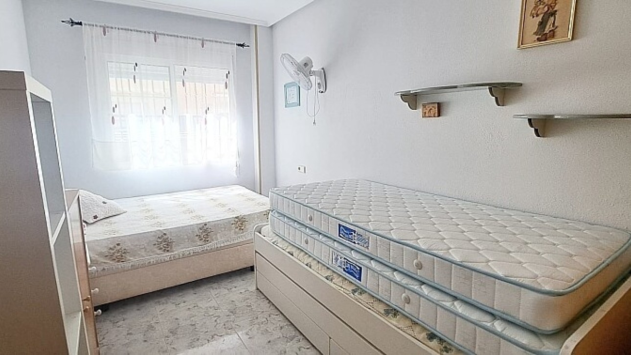 Resale - Ground floor apartment - Torrevieja - La Mata