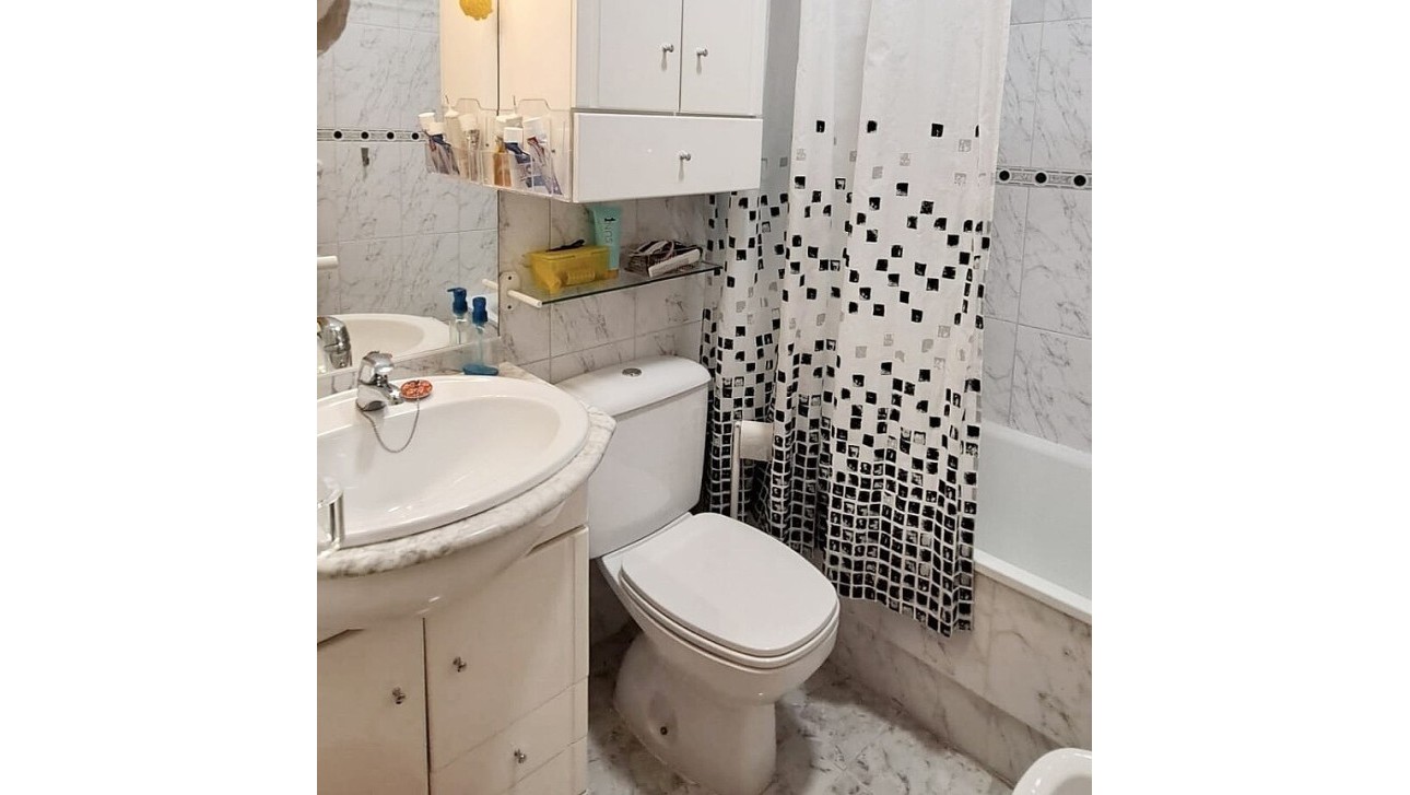Resale - Ground floor apartment - Torrevieja - La Mata