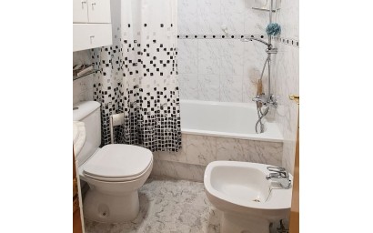 Resale - Ground floor apartment - Torrevieja - La Mata