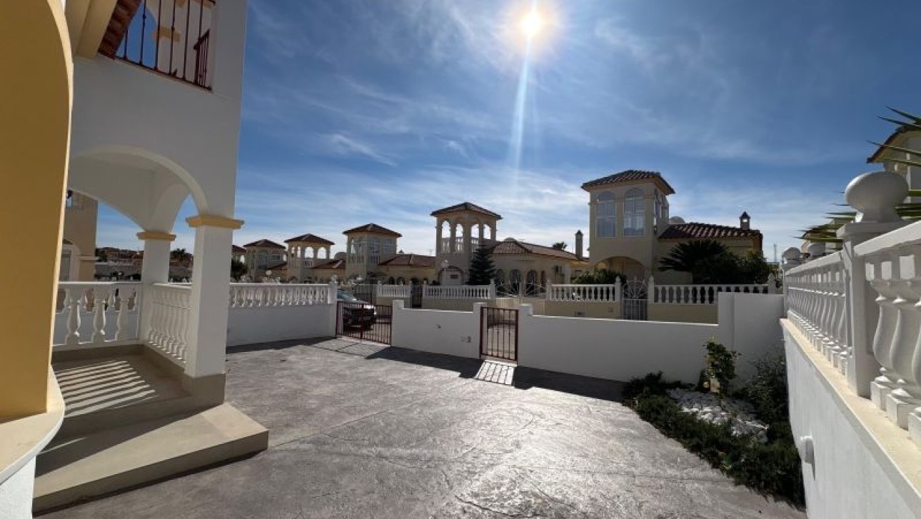 Herverkoop - Villa - Algorfa