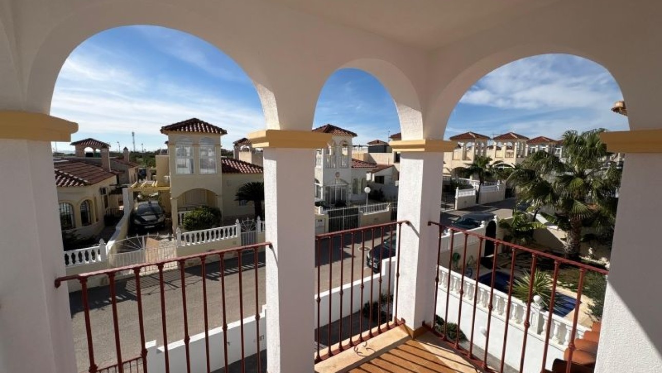 Herverkoop - Villa - Algorfa