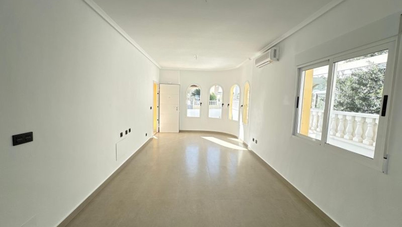 Herverkoop - Villa - Algorfa